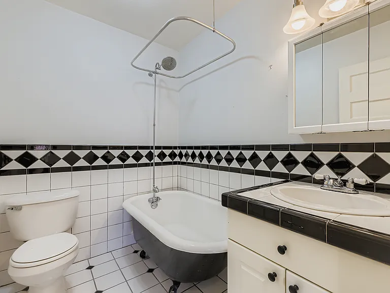 1450 N Lafayette St #8 — Photo 11