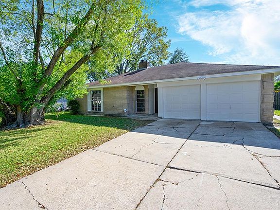 3rd image of 6627 Castleview Ln