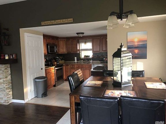 5th image of 70 N Howell Ave