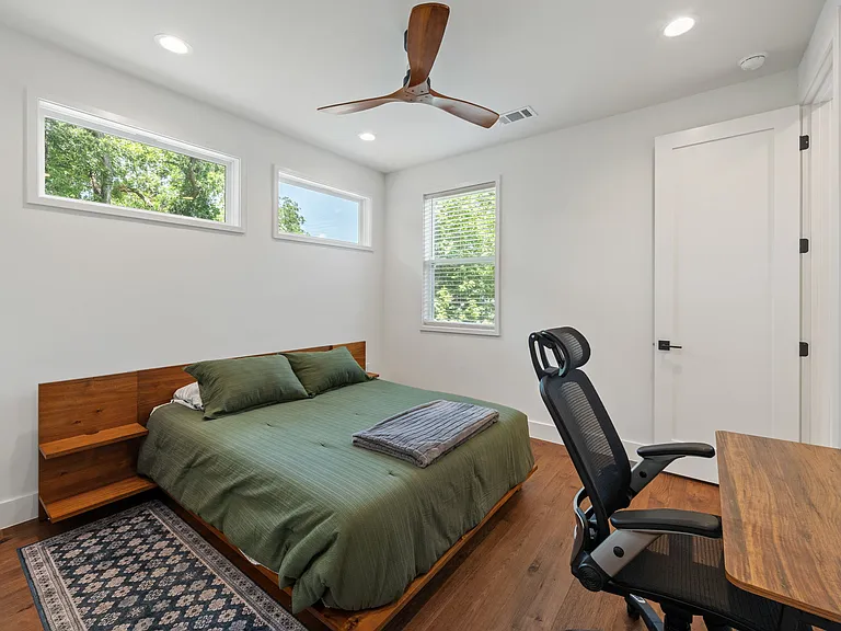2609 Willow St #2 — Photo 32