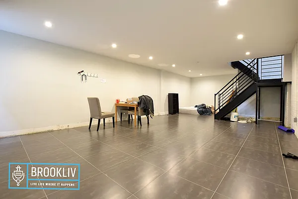 Rented by null | media 7