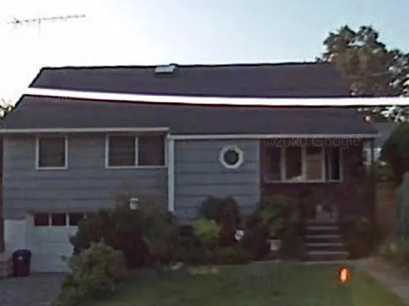 92 Isabelle St, Metuchen, NJ 08840