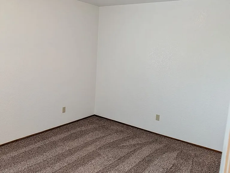 2343 Ferry St — Photo 9