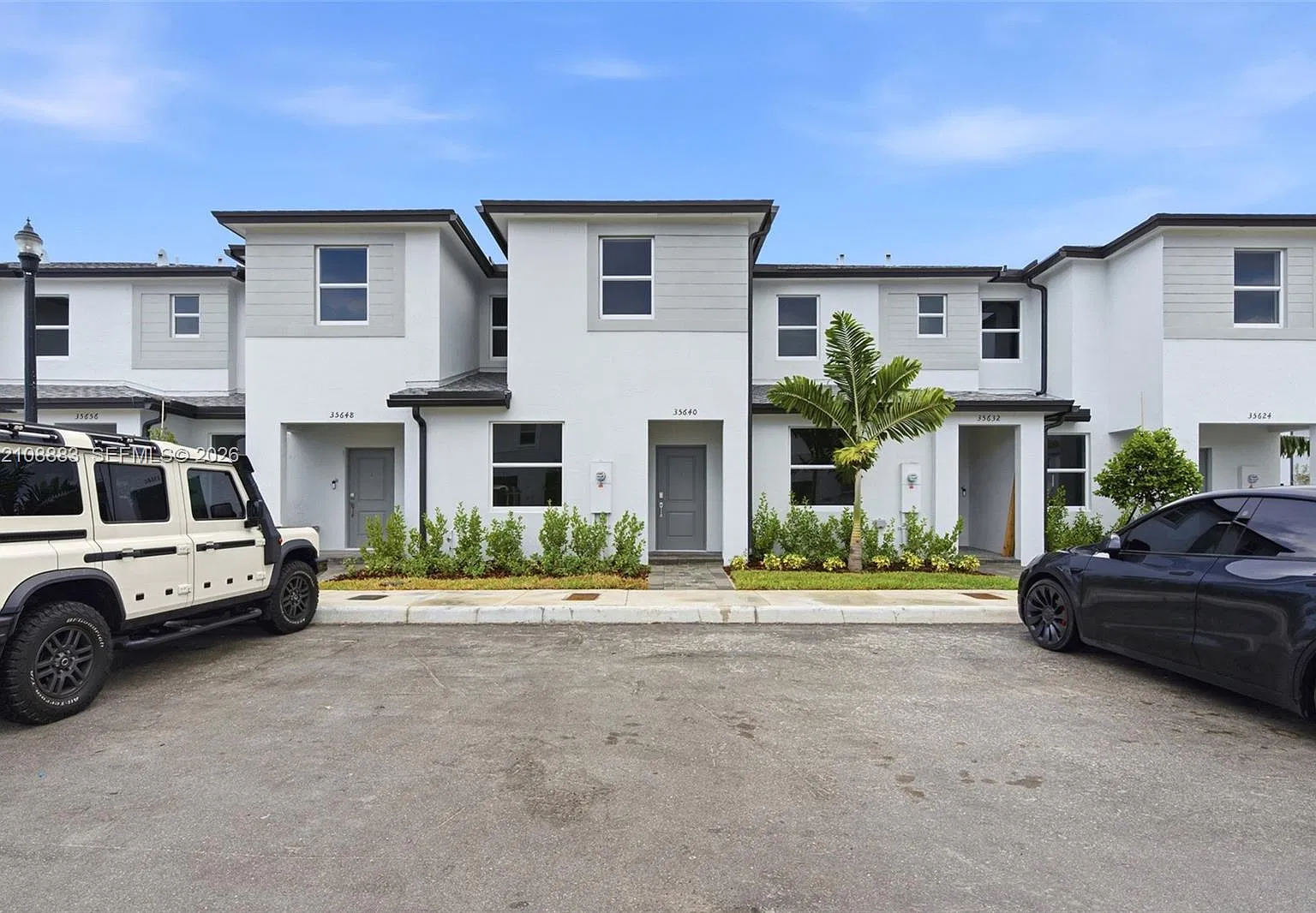 3 bed, 2.5 bath, 1545 sqft, $2,950 — Photo 2
