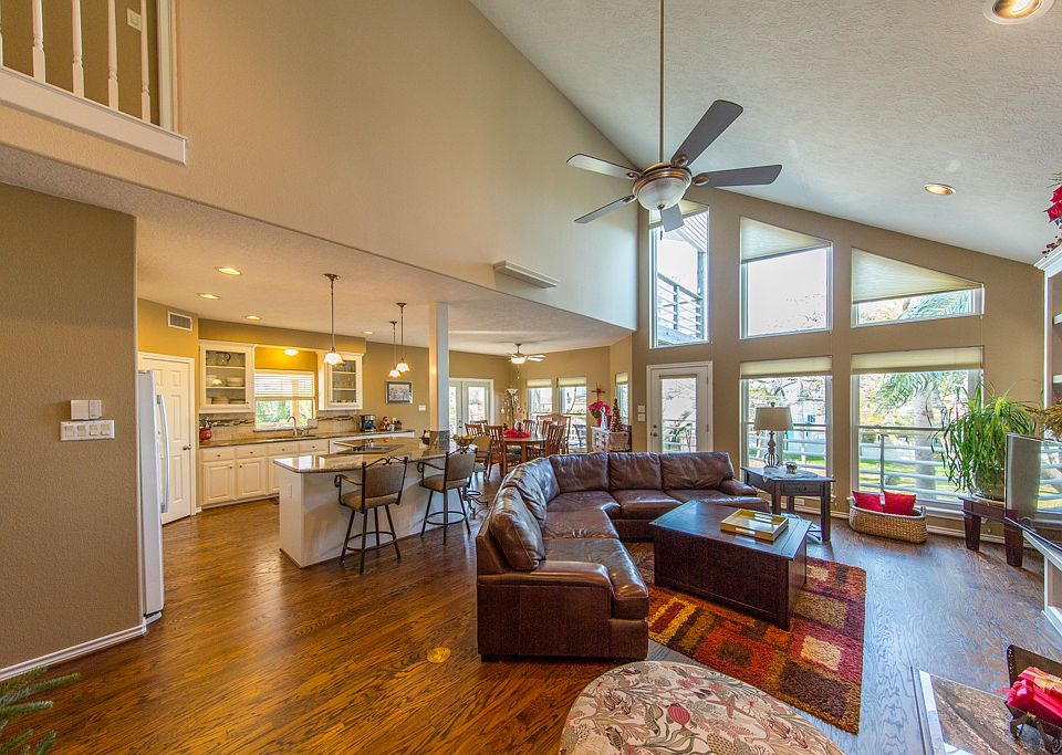 Family Room - Natural Light
