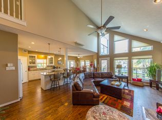 519 Narcissus Rd, Clear Lake Shores, TX 77565