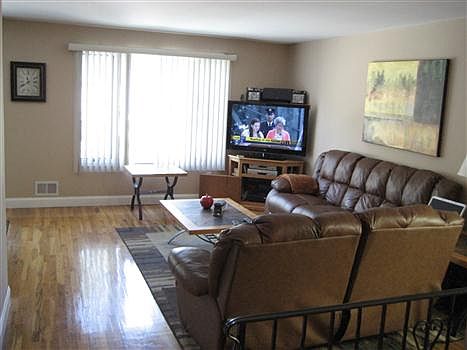 5th image of 608 Ionia Ave