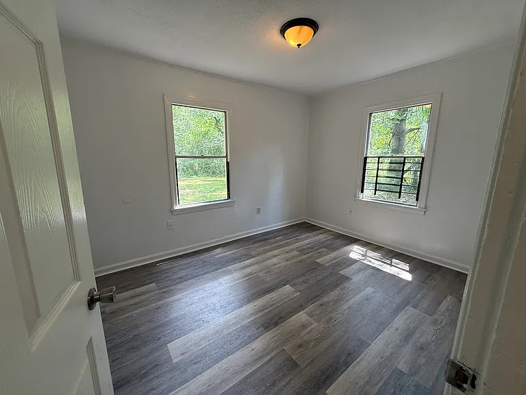 229 Archer Ave — Photo 9