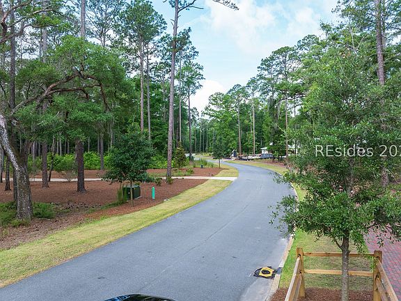 3rd image of 67 Lupine Rd