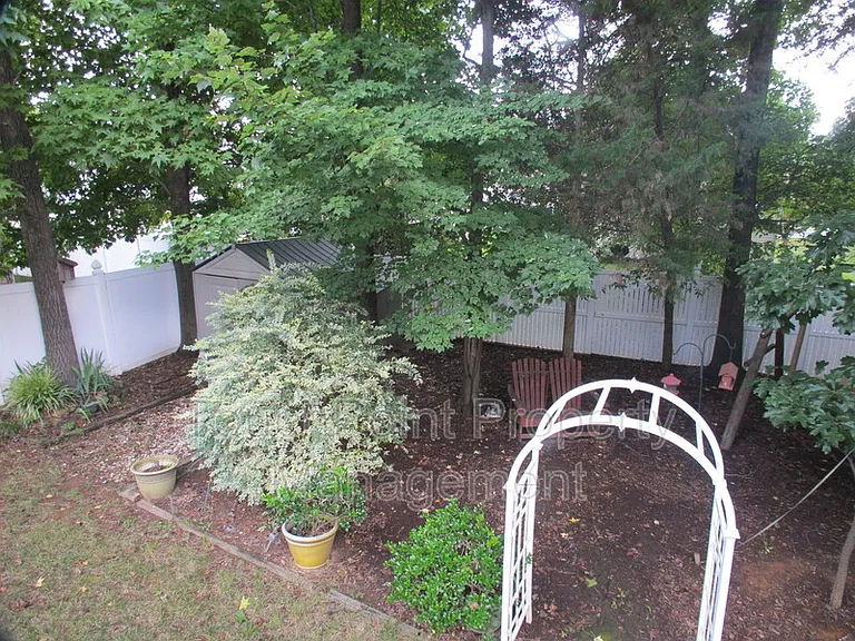 8007 Bristle Ln — Photo 19