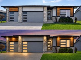340 NE Hawk Cir, Waukee, IA 50263