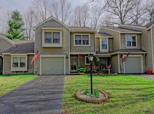 16 Generals Way, Halfmoon, NY 12065