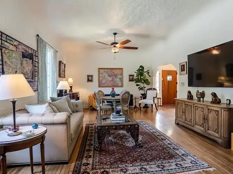 302 Fordham Dr — Photo 4