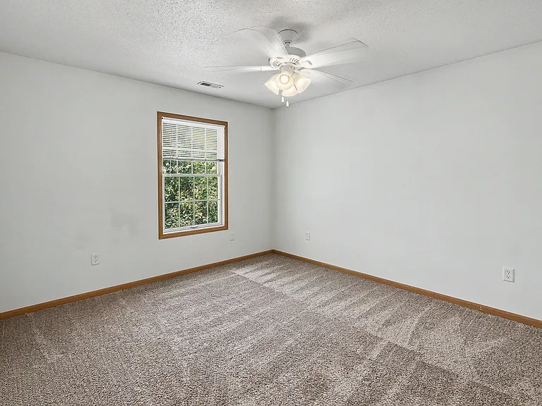 320 E 13th St #17 — Photo 8