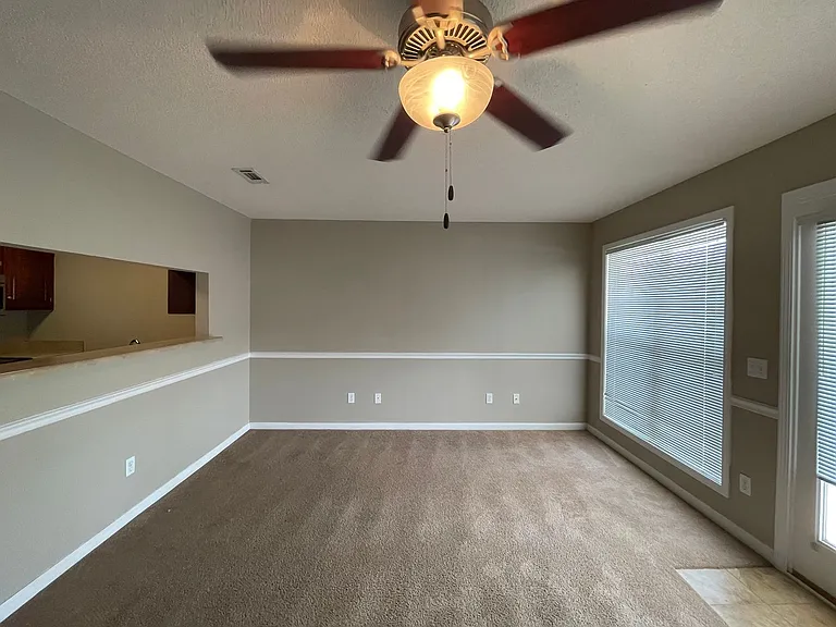 121 Concord Ave — Photo 6