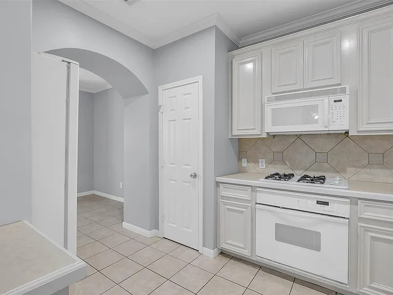 1417 W Webster St — Photo 20