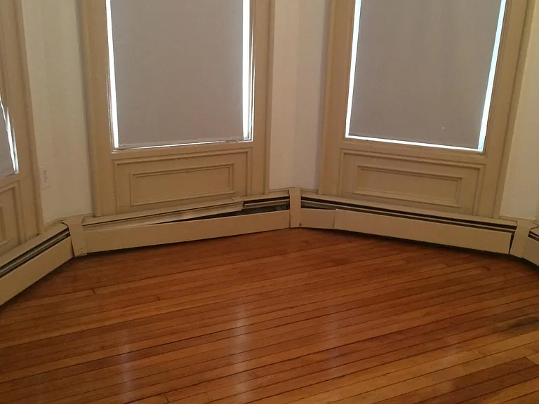 233 Edwards St — Photo 2