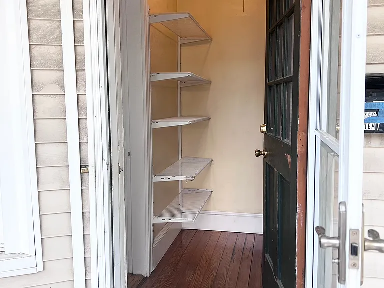 85 1/2 Vinton St — Photo 2