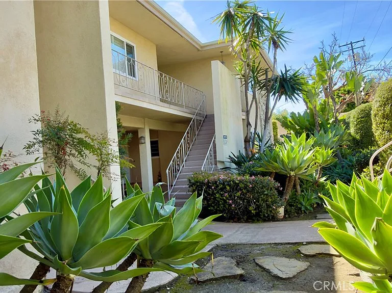 251 Lower Cliff Dr #3 — Photo 3