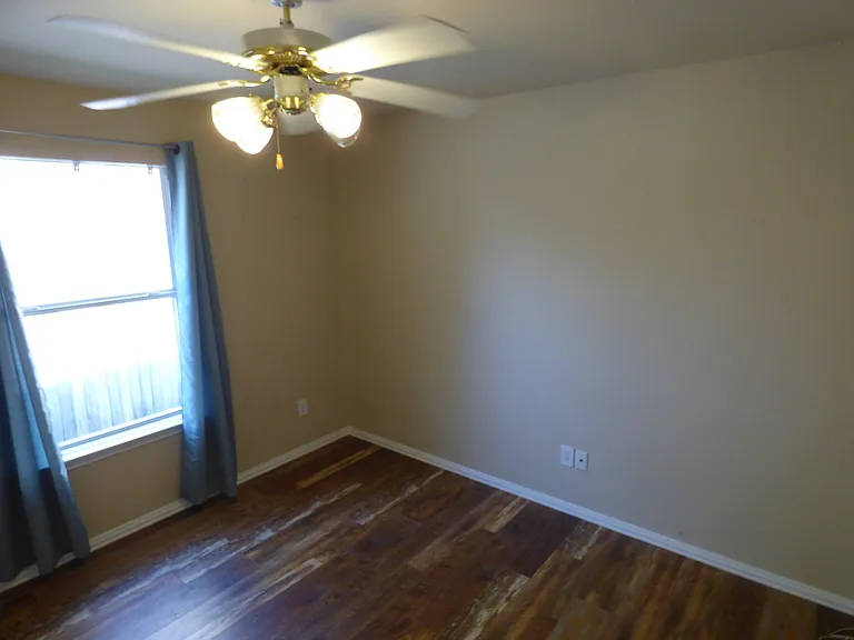 5001 Lake Crest Dr — Photo 10