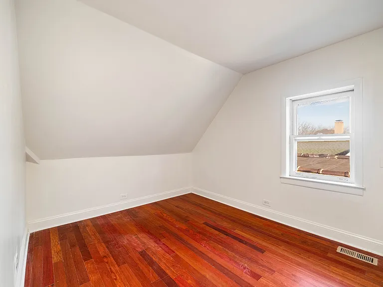 1118 Garnett Pl #2 — Photo 9