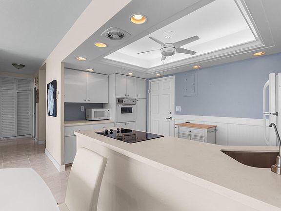 5th image of 3233 NE 34th Street #1411