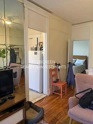 Rented by Evergreen Realty & Investments | media 35