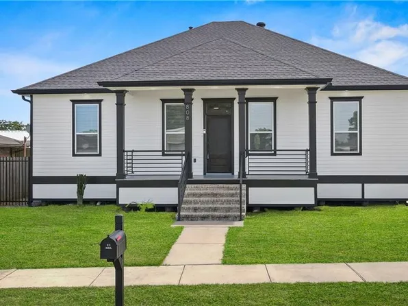 808 Ellen Dr, Chalmette, LA 70043
