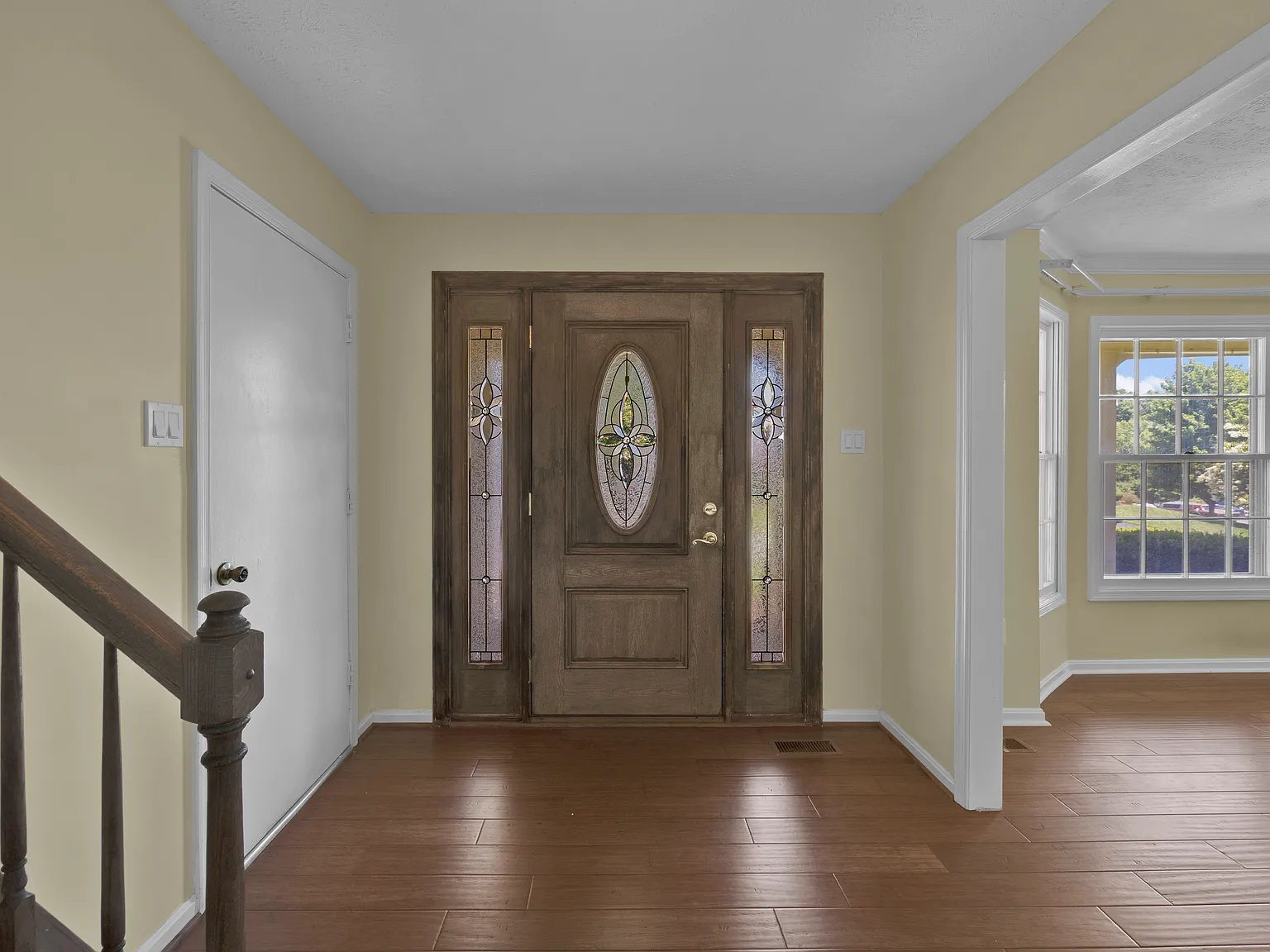 4 bed, 2.5 bath, 2356 sqft, $3,695 — Photo 4