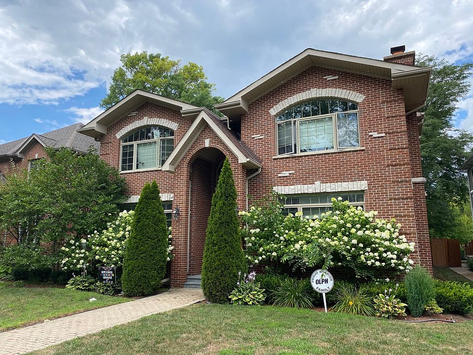 2nd image of 2218 Henley St