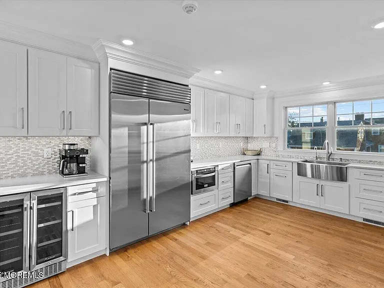 382 Western Ave — Photo 11