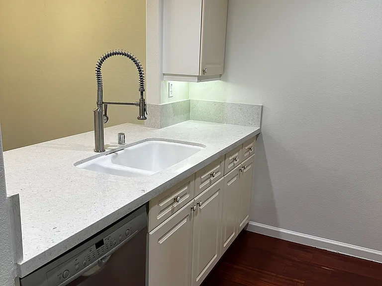 274 W 20th Ave — Photo 8