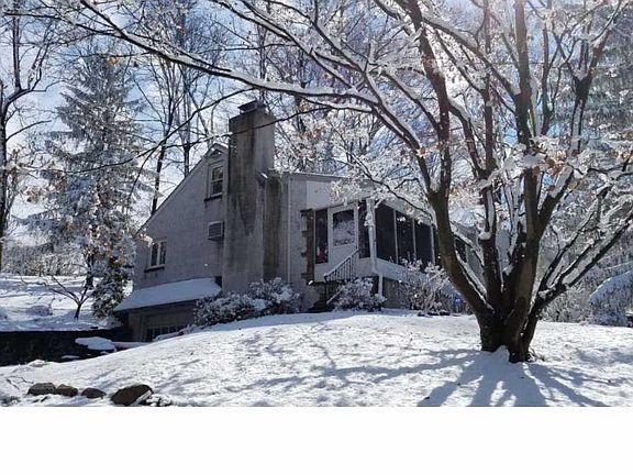 2nd image of 210 Pine Dr