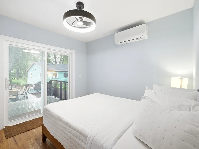 15775 Lakeshore Rd #1 — Photo 11