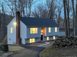 6 Brooks Ln, Chester, CT 06412