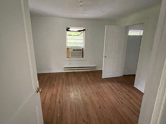 3rd image of 418 E Columbus St #1