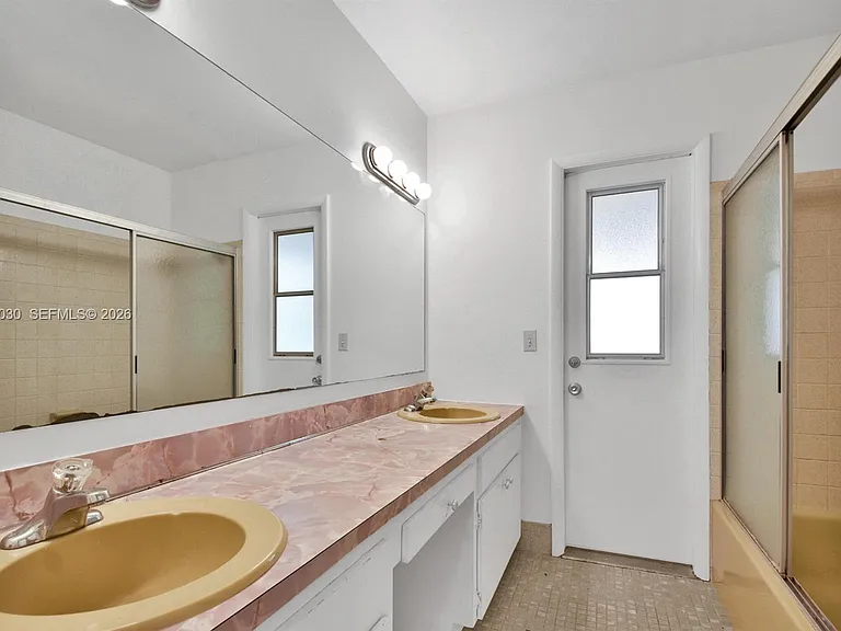 2480 Windsor Rd — Photo 41