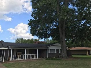 704 Sherwood Dr, Ardmore, OK 73401