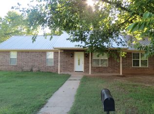 801 N H St, Hugo, OK 74743