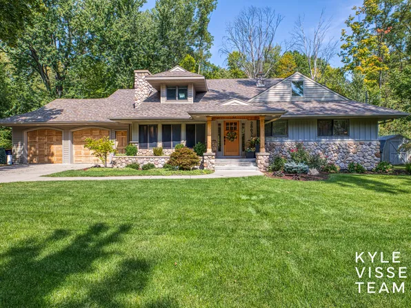2863 Reeds Lake Blvd SE, East Grand Rapids, MI 49506