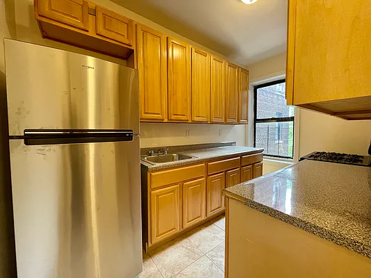 Rented by Bond New York | media 8