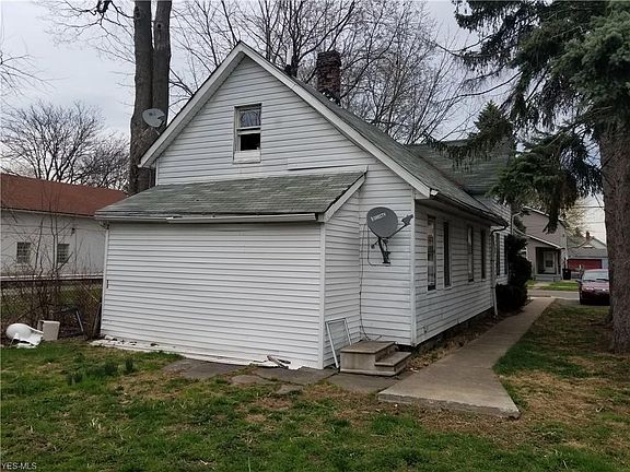 3rd image of 3180 W 50th St