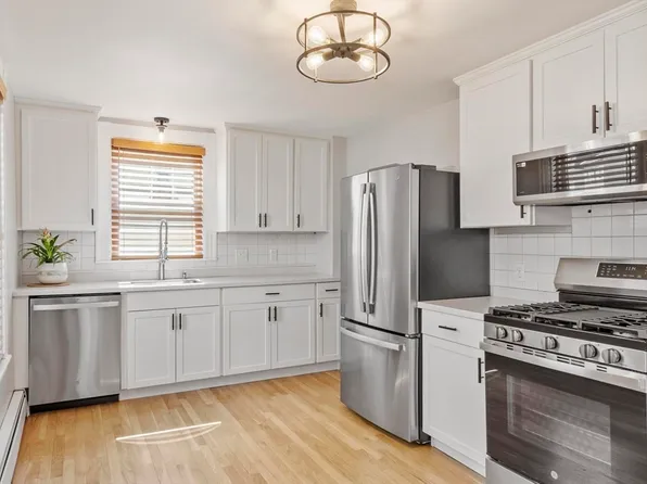 155 Maple St APT 1, Danvers, MA 01923