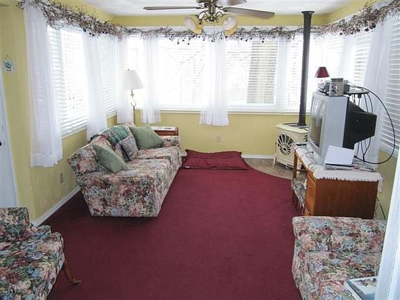 4th image of 3716 Alpine Dr