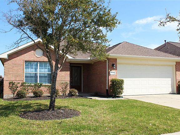 With Amazing curb appeal this wonderful home invites visitors in for an enticing retreat.