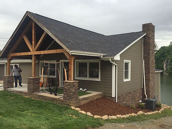 4th image of 3525 Lakeshore Dr