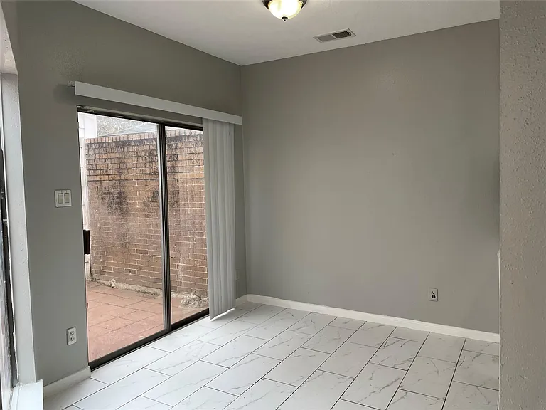 526 Meadow Knoll Dr — Photo 5