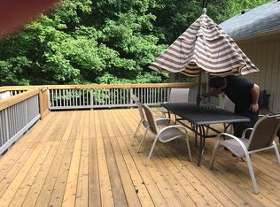 4710 Maple Hill Dr, Excelsior, MN 55331