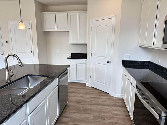 5th image of 302 Fortune Dr Lot 143