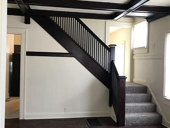 3rd image of 272 Parkview Ave